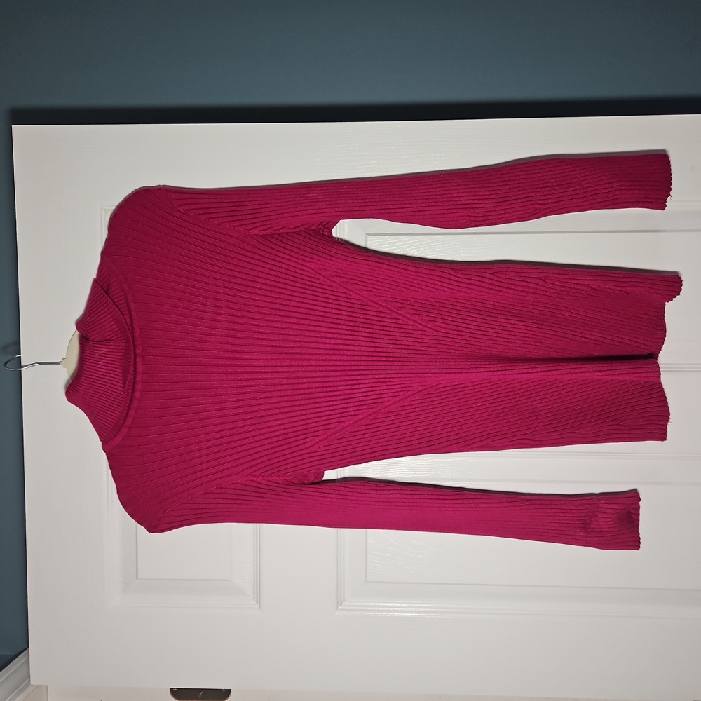 V28 Form-Fitting Sweater - Magenta/Pink - Size XXL